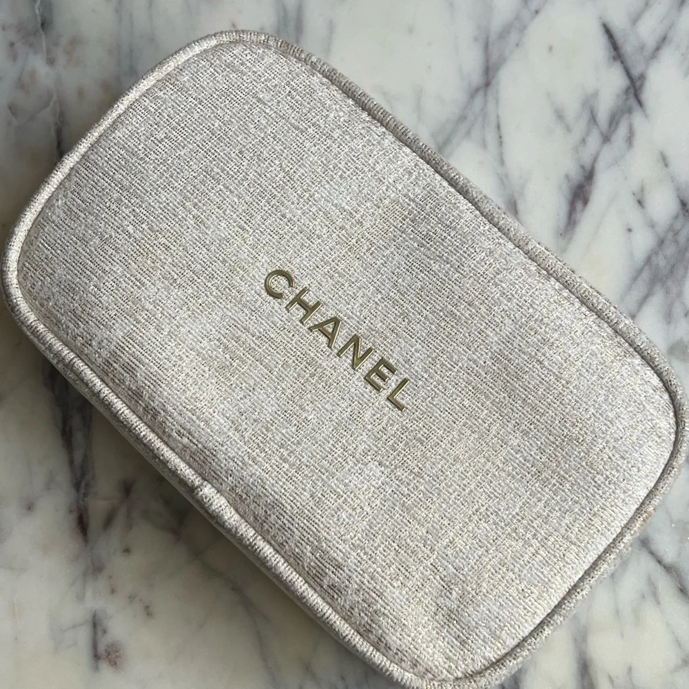 CHANEL 2023 Cosmetics Makeup Bag Pouch Tweed Limited Edition Holiday NEW BNIB - Picture 7 of 7